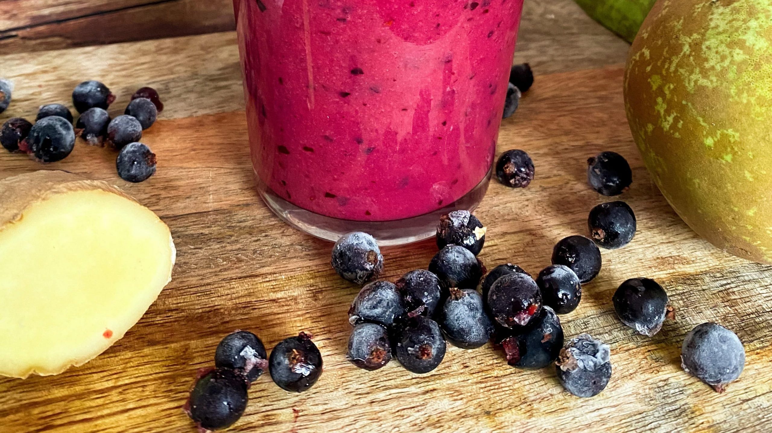 Upeņu bumbieru vitamīnu smūtijs