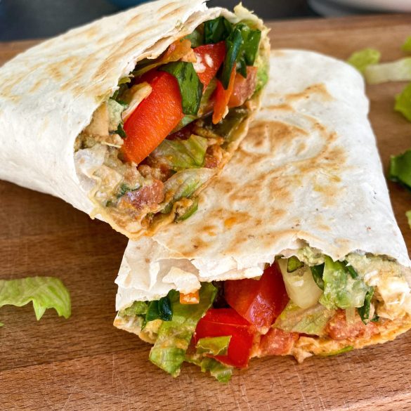 Tofu vrapi ar tomātu BBQ mērci