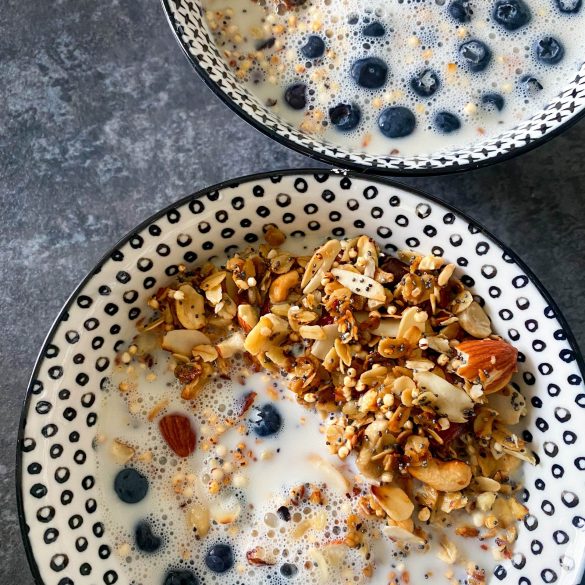 Ātrā brokastu granola