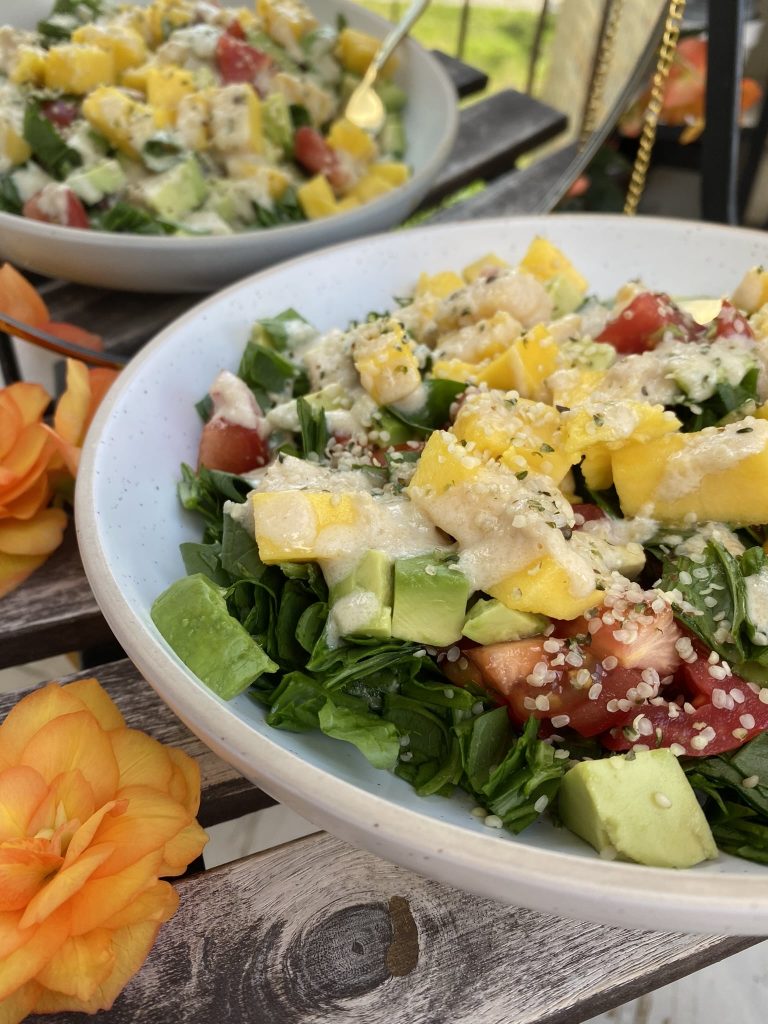Zaļie mango salati